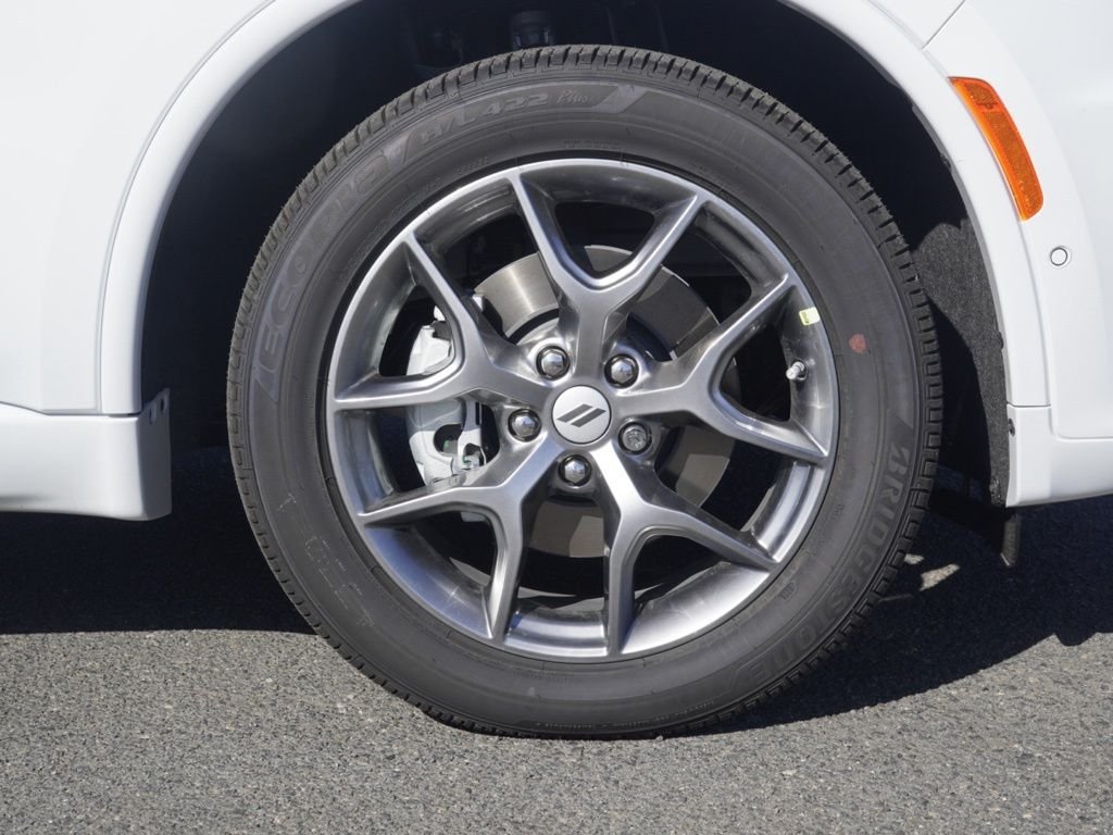 New 2026 White Knuckle Clear-Coat Exterior Paint Dodge GT HEMI V8 image 9