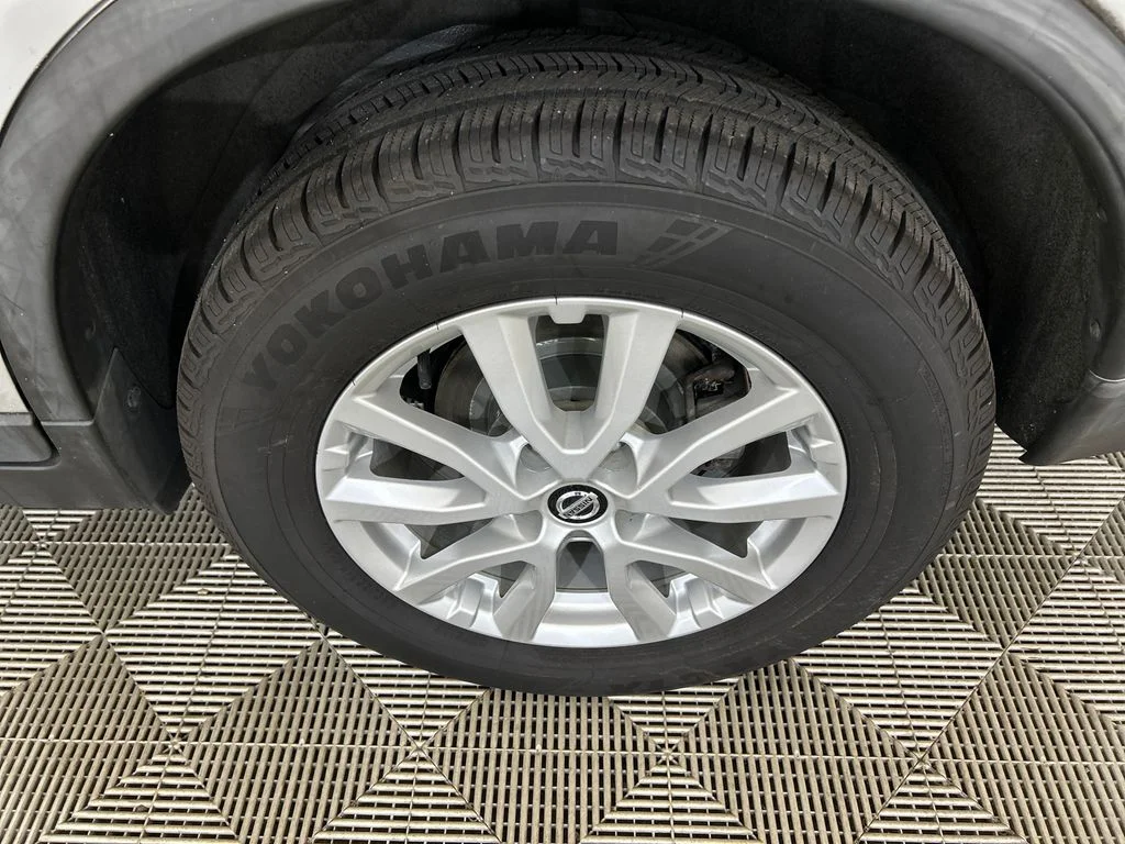 Used 2019 Silver Nissan SV image 10