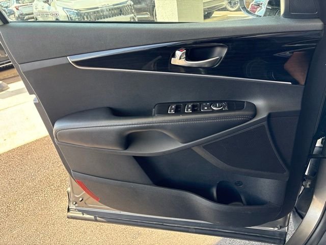 Used 2019 Titanium Silver Kia LX image 25