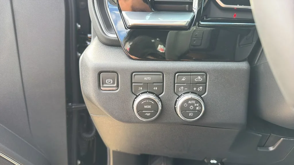 New 2026 Onyx Black GMC Elevation image 17
