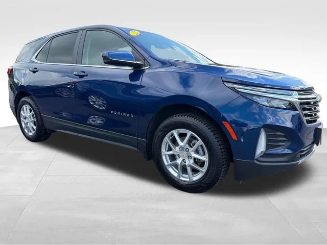 Used 2022 BLUE GLOW METALLIC Chevrolet LT image 8