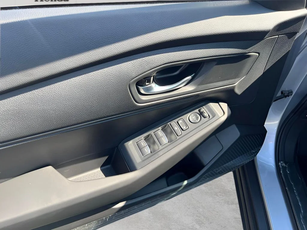 Used 2025 Solar Silver Metallic Honda LX image 16