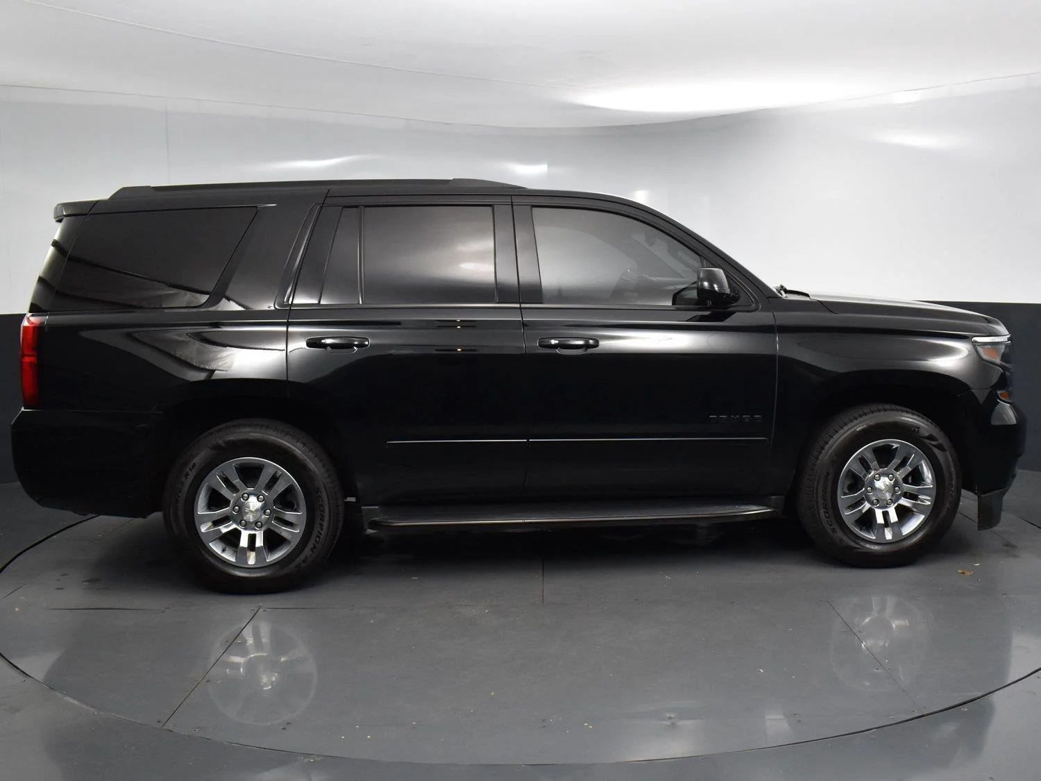 Used 2018 Black Chevrolet Premier image 8