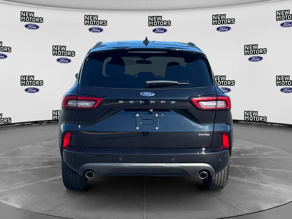 Used 2024 Black Metallic Ford ST-Line Select image 4