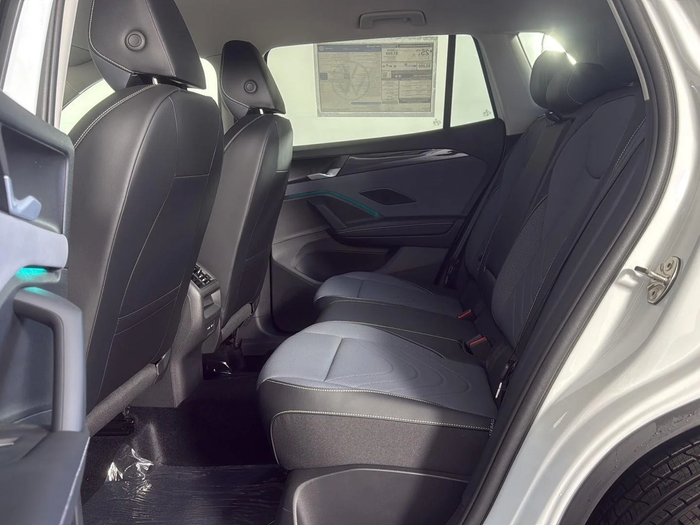 New 2026 pure white Volkswagen SE image 5