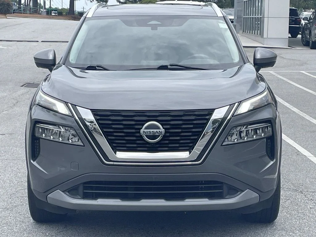 Used 2021 Gray Nissan SV image 6