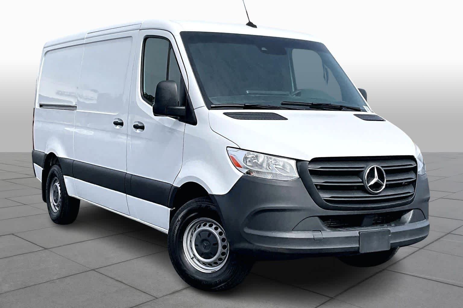 Used 2023 Arctic White Mercedes-Benz  image 3