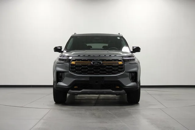 New 2026 Carbonized Gray Metallic Ford Tremor® image 33