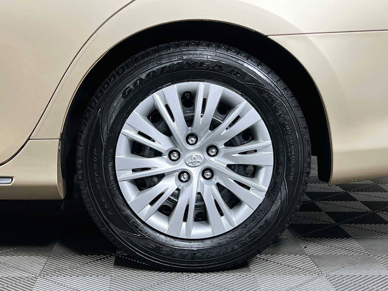 Used 2012 Sandy Beach Metallic Toyota LE image 20