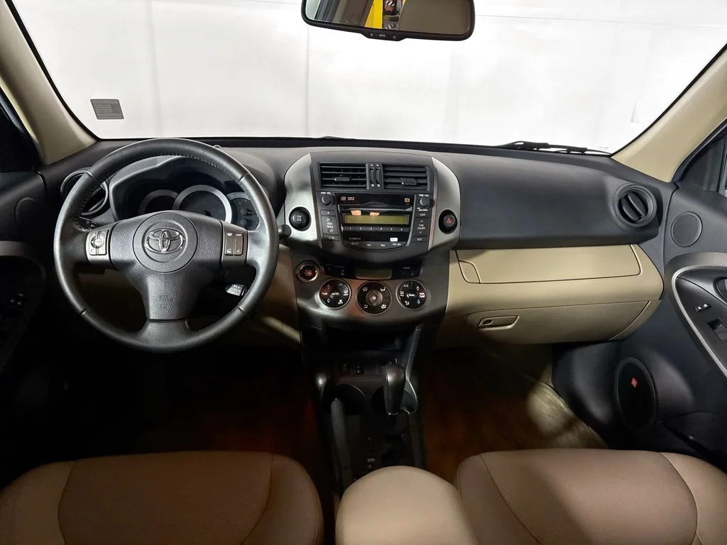 Used 2011 Green Toyota Limited image 12