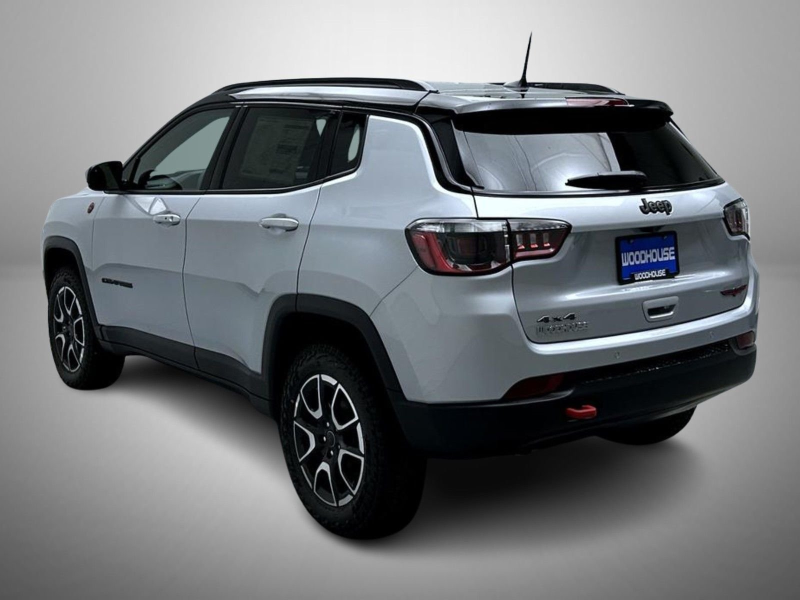 New 2026 Silver Zynith Metallic Clear-Coat Exterior Paint Jeep Trailhawk image 7