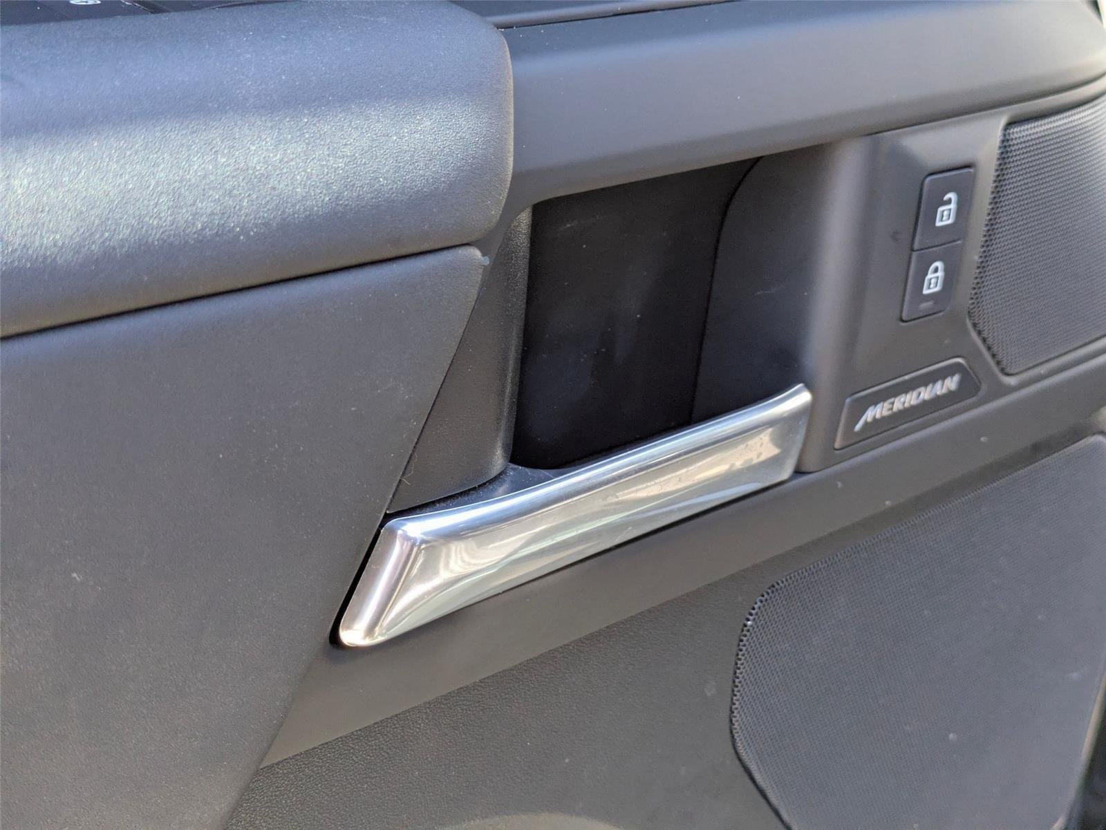Used 2025 Santorini Black Metallic Land Rover S image 13