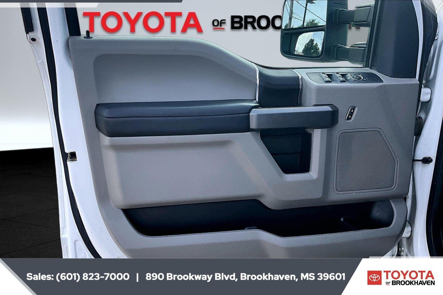 Used 2022 Oxford White Ford XLT image 17