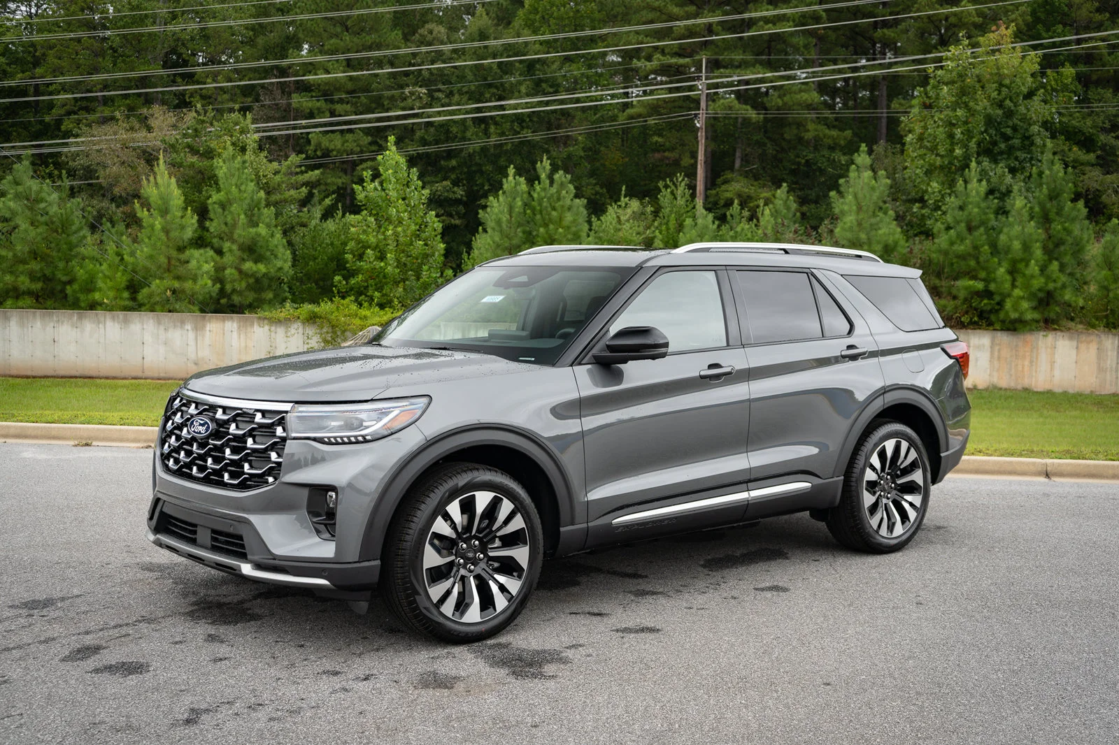 New 2027 Carbonized Gray Metallic Ford Platinum™ image 10