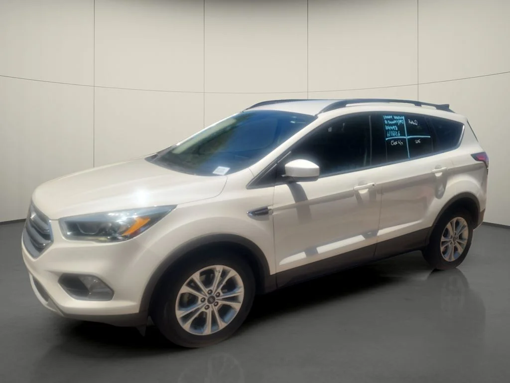 Used 2017 White Ford SE image 3