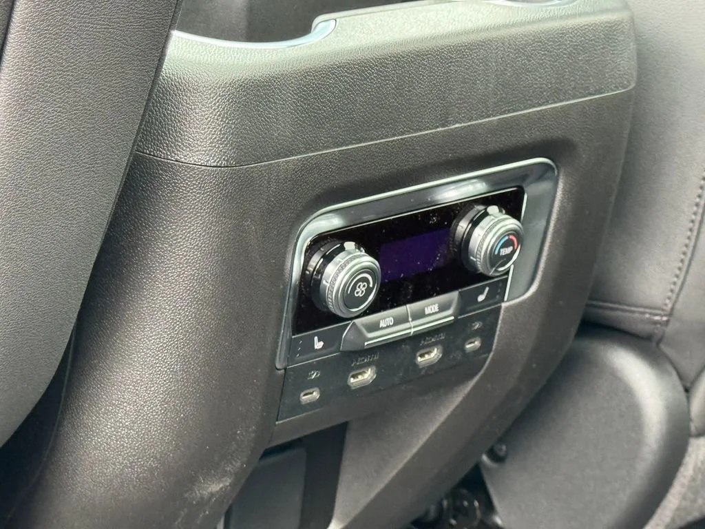 New 2026 Onyx Black GMC Elevation image 26
