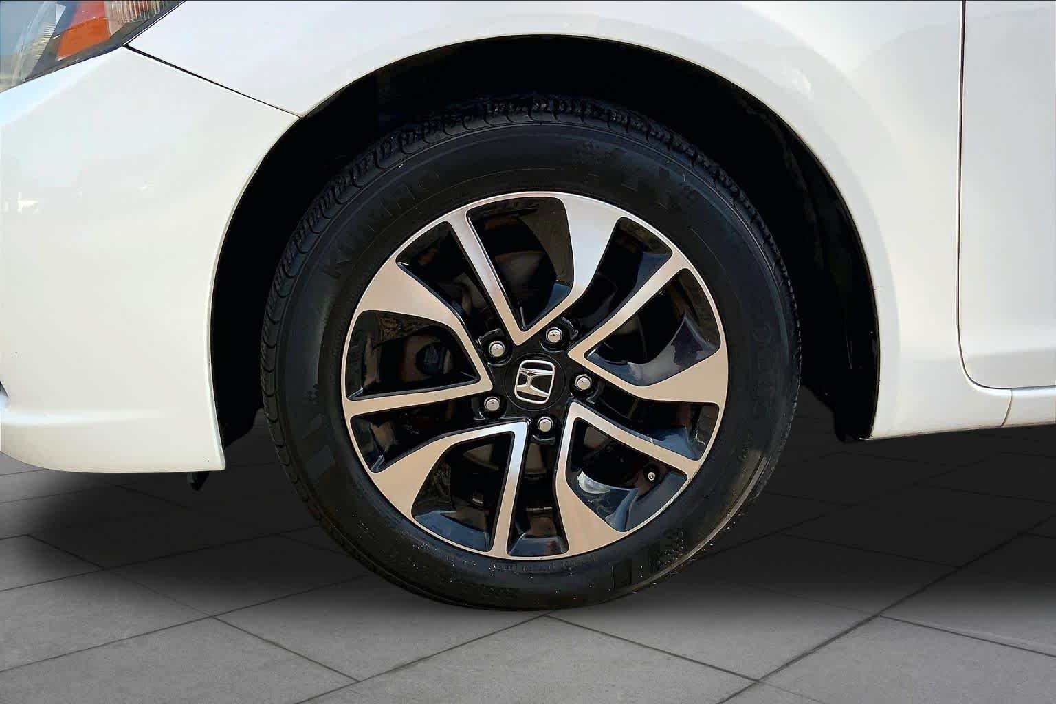 Used 2015 Taffeta White Honda EX image 10