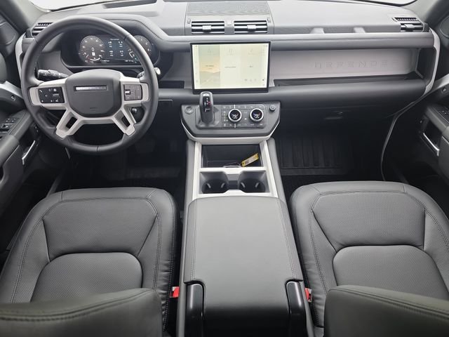 Certified Used 2025 White Land Rover X-Dynamic SE image 10
