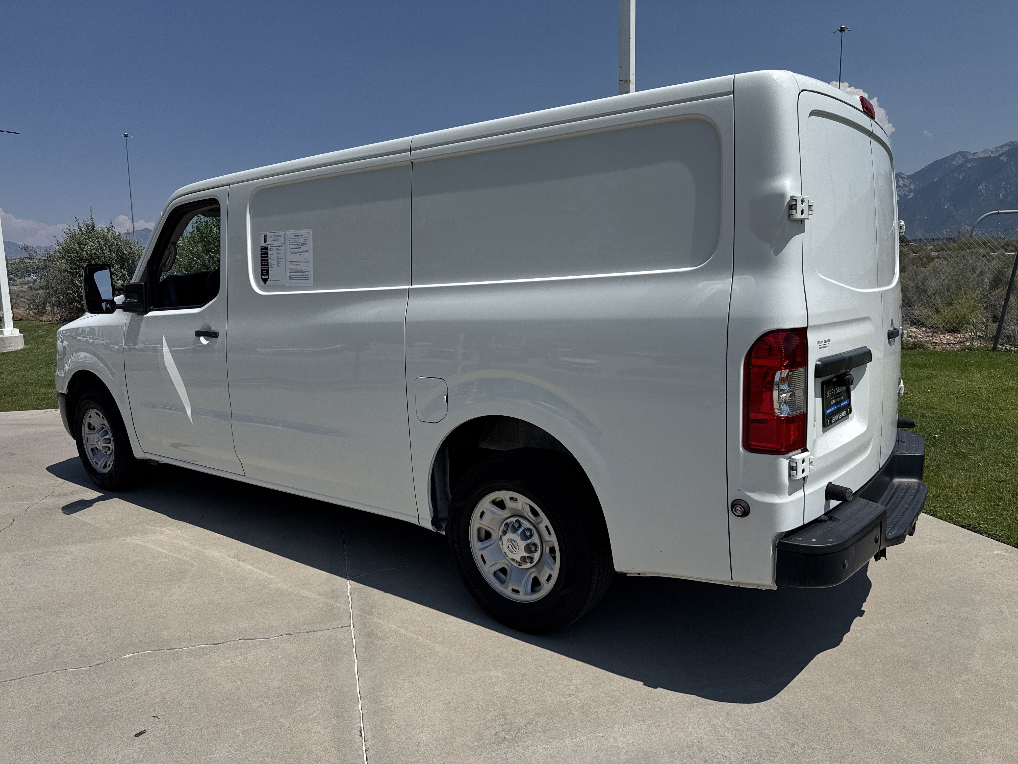 Used 2014 White Nissan SV image 3