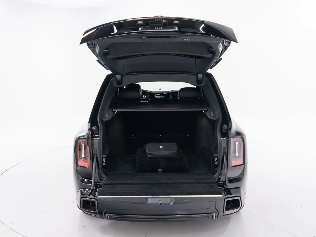 Certified Used 2026 Black Diamond Rolls-Royce Black Badge image 50