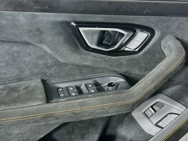 Used 2023 Gray Lamborghini Performante image 20
