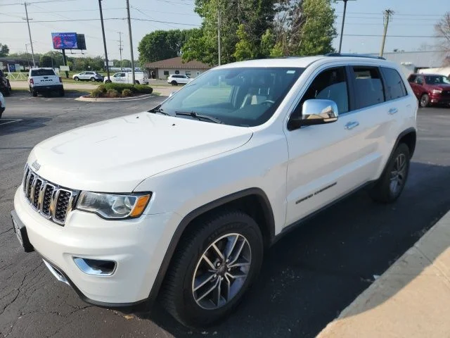 Used 2019 Bright White Clearcoat Jeep Limited image 2