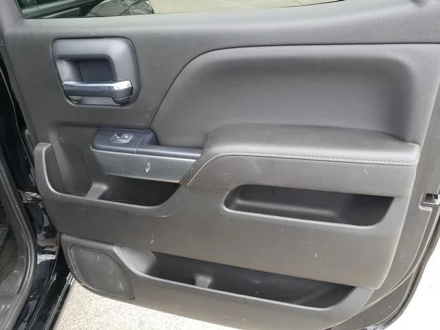 Used 2018 Black Chevrolet LT image 17