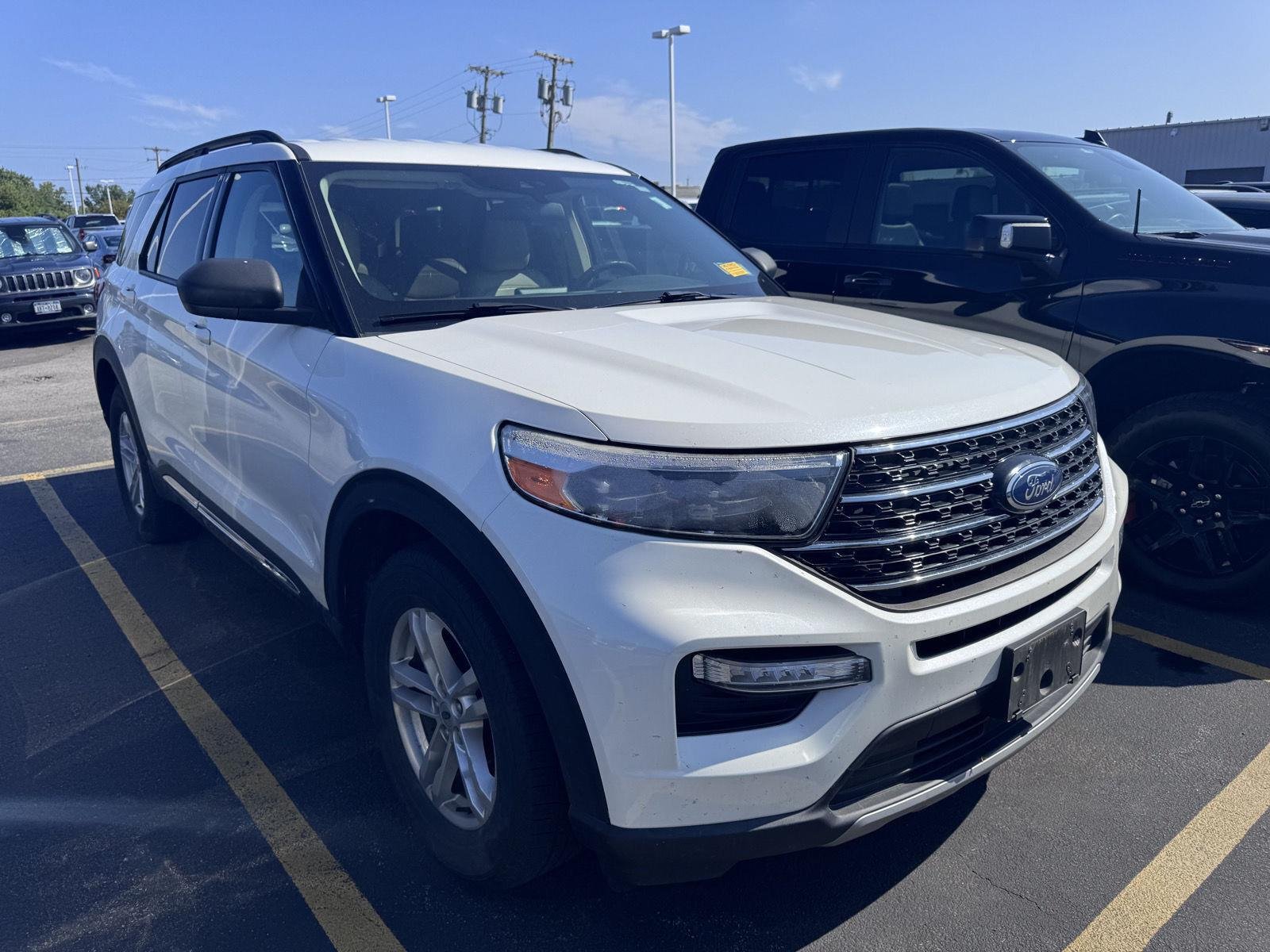 Used 2020 Star White Metallic Tri-Coat Ford XLT image 2