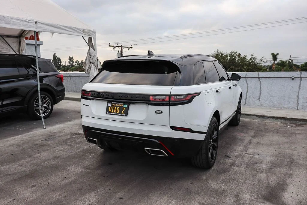 Used 2023  Land Rover R-Dynamic S MHEV image 9