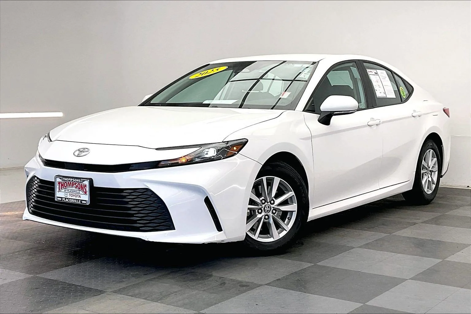Used 2025 Ice Cap Toyota LE image 12
