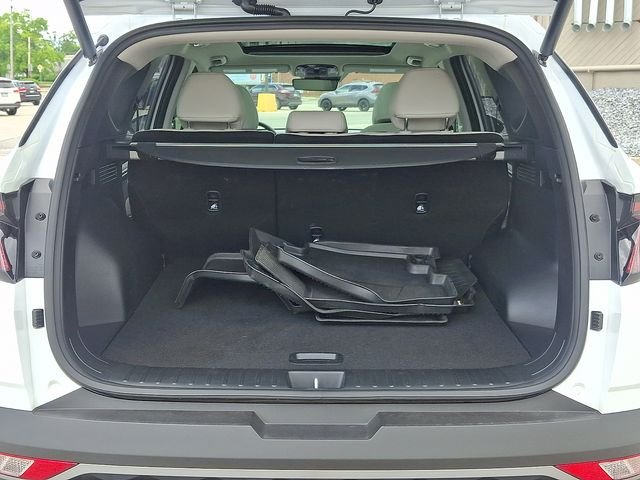 Certified Used 2024 White Hyundai SEL Convenience image 30