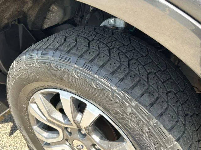 Used 2019 Magnetic Ford Lariat image 12