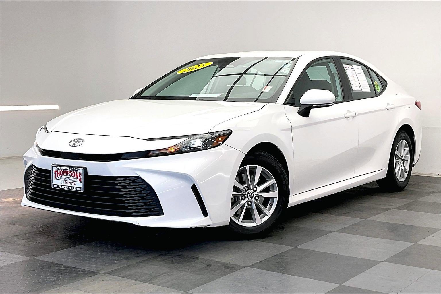 Used 2025 Ice Cap Toyota LE image 12