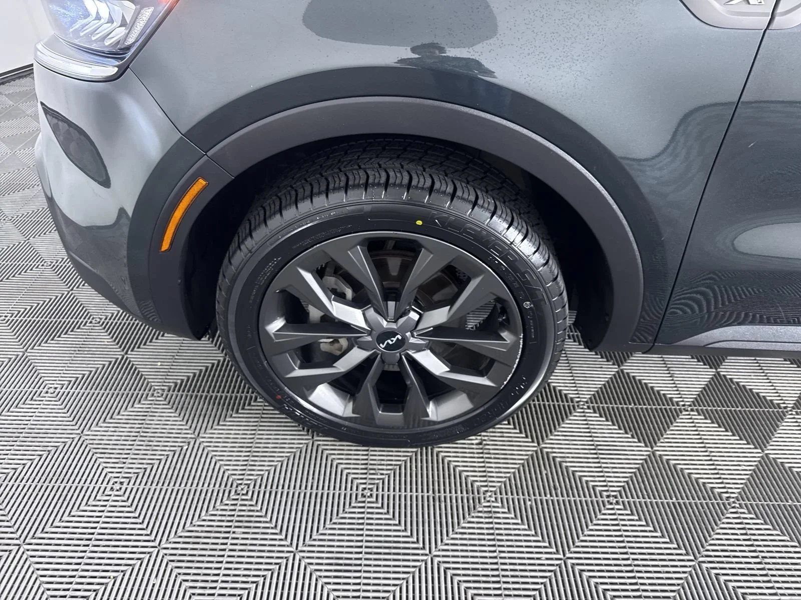 Used 2023 Aruba Green Kia X-Line EX image 26