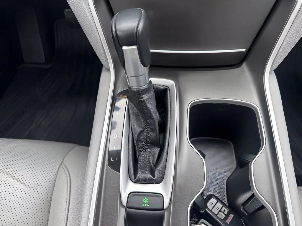 Used 2019 Silver Honda EX-L image 13