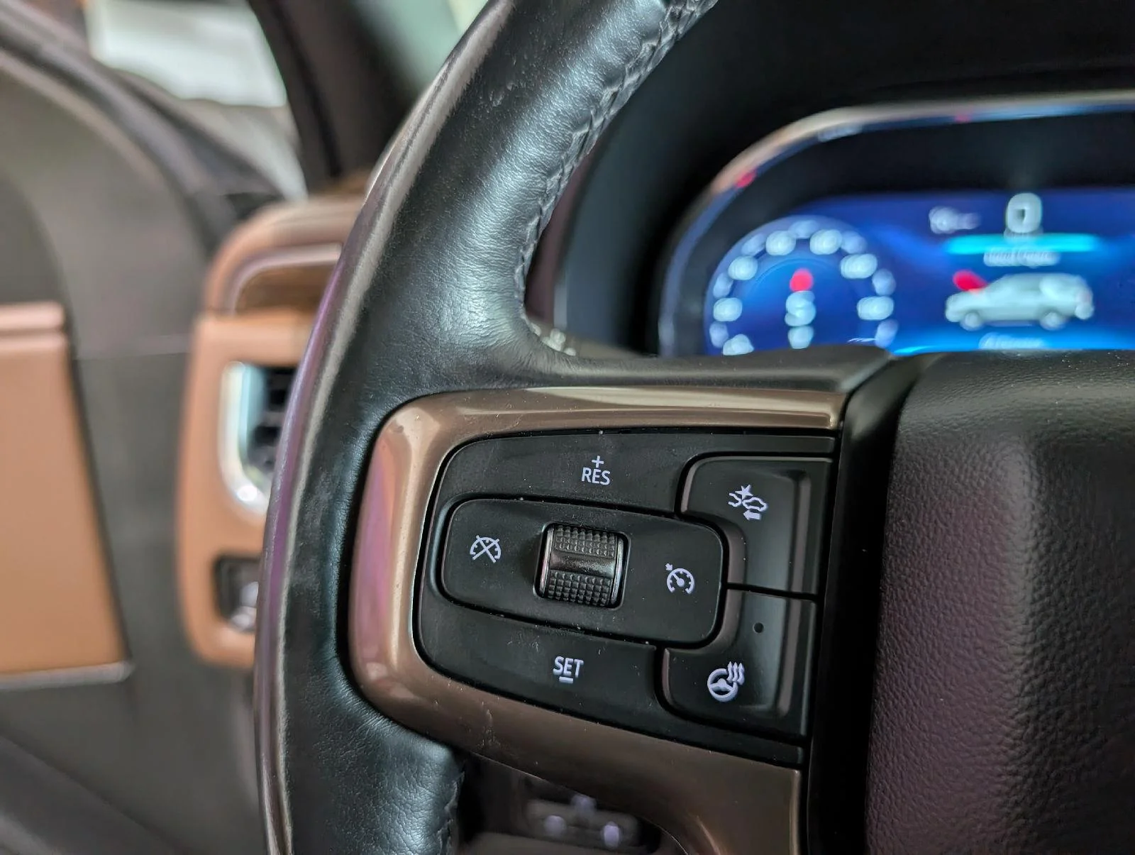 Used 2022 Iridescent Pearl Tricoat Chevrolet High Country image 26