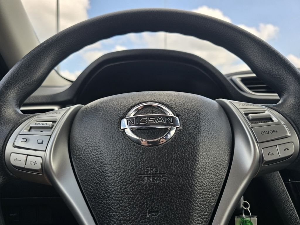 Used 2016 Silver Nissan S image 23