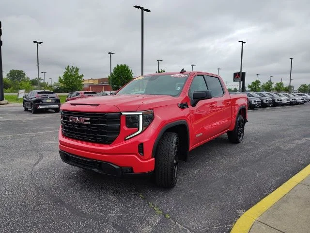 Used 2023 Red GMC Elevation image 3