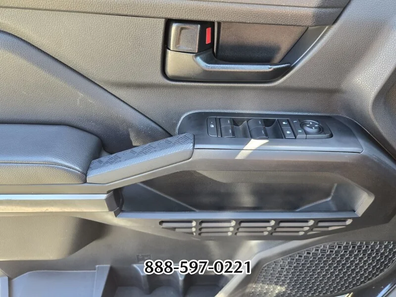 Used 2025 Underground TOYOTA SR5 image 33