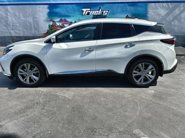 Used 2019 White Nissan Platinum image 5