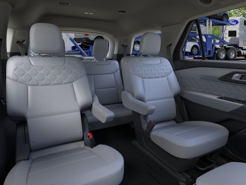 New 2026 Star White Metallic Tri-Coat Ford Platinum image 19