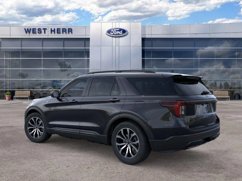 New 2026 Agate Black Metallic Ford ST-Line image 5