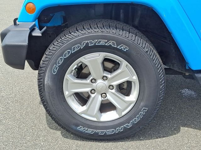 Used 2017  Jeep Unlimited Sahara image 35