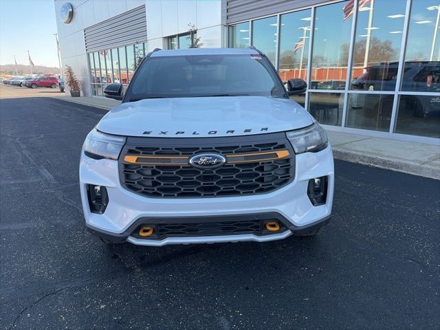 New 2026 Space White Metallic Ford Tremor® image 3