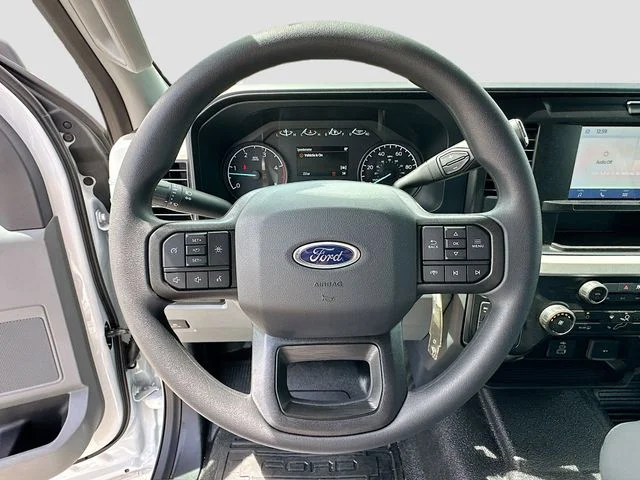 New 2026 Oxford White Ford XL image 7
