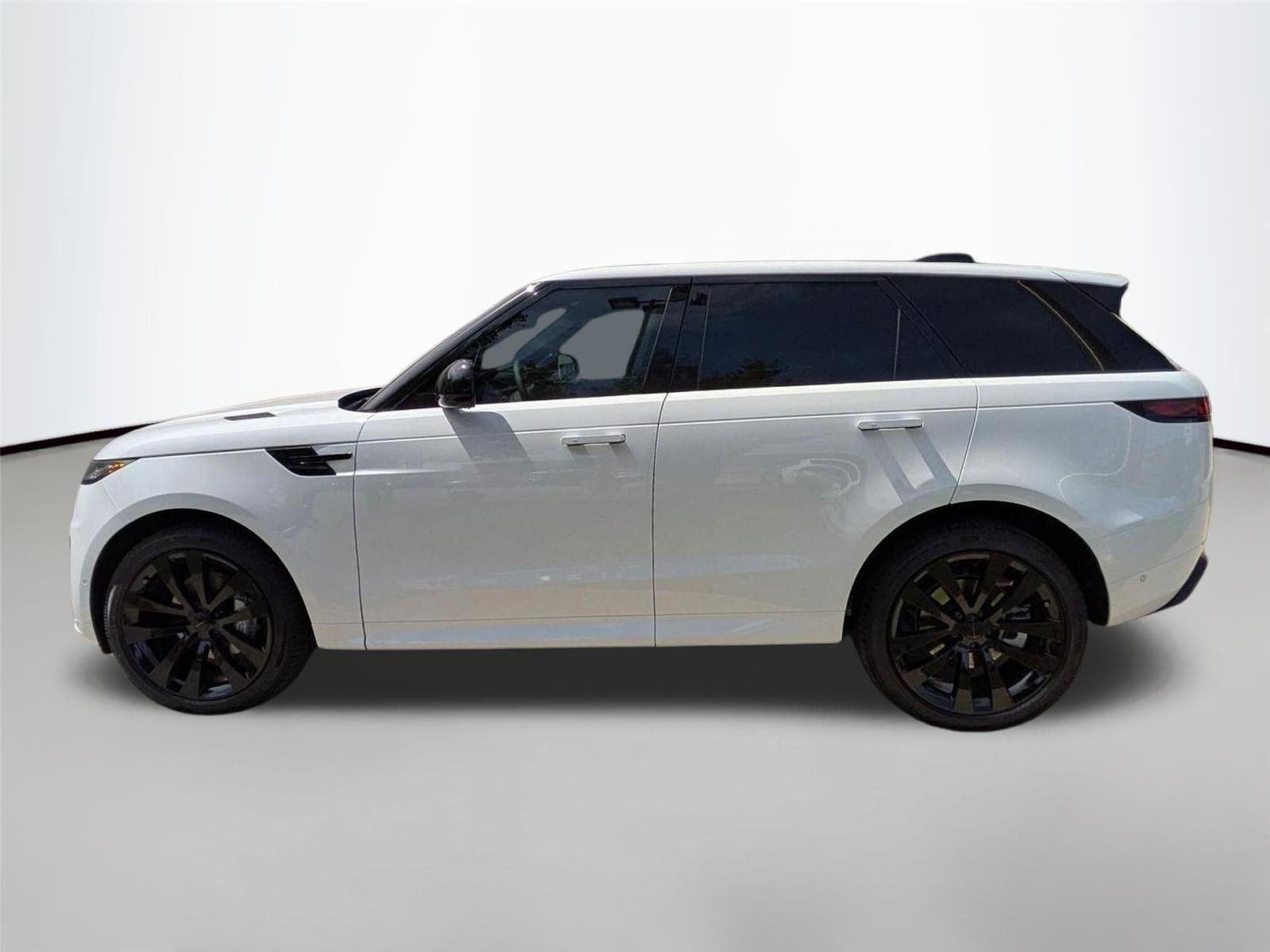 Used 2026 Fuji White Land Rover Dynamic SE image 8