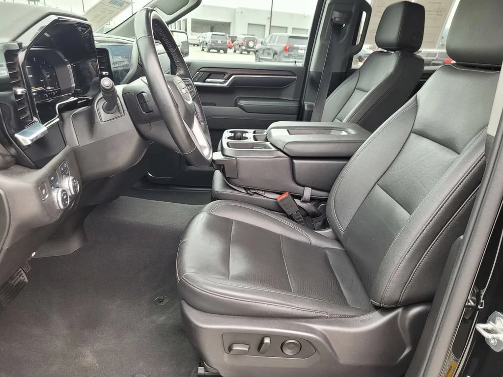 2024 GMC Sierra 1500 SLT - Photo 15
