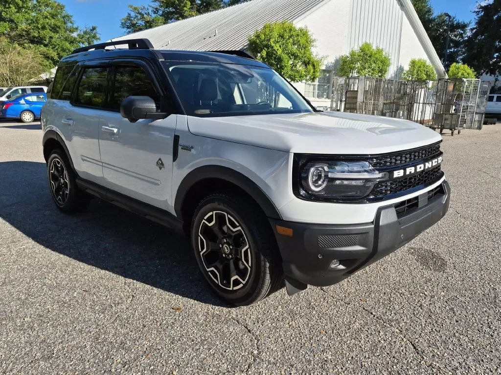 Used 2025 White Ford Outer Banks image 7