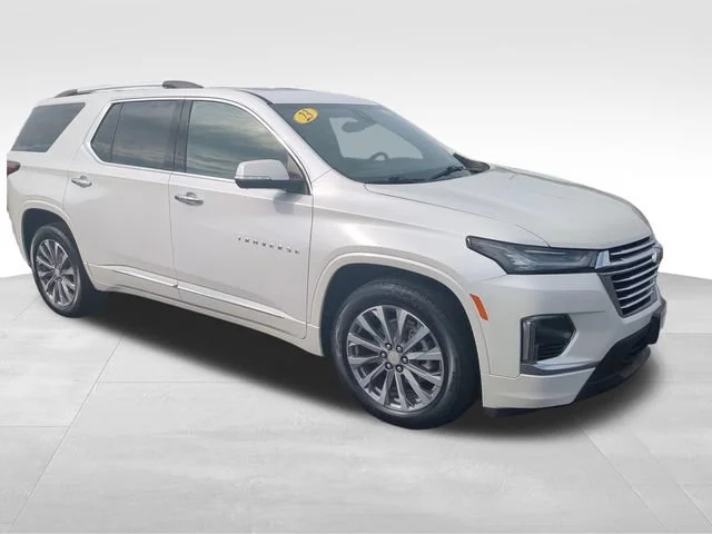 Used 2023 Iridescent Pearl Tricoat Chevrolet Premier image 9