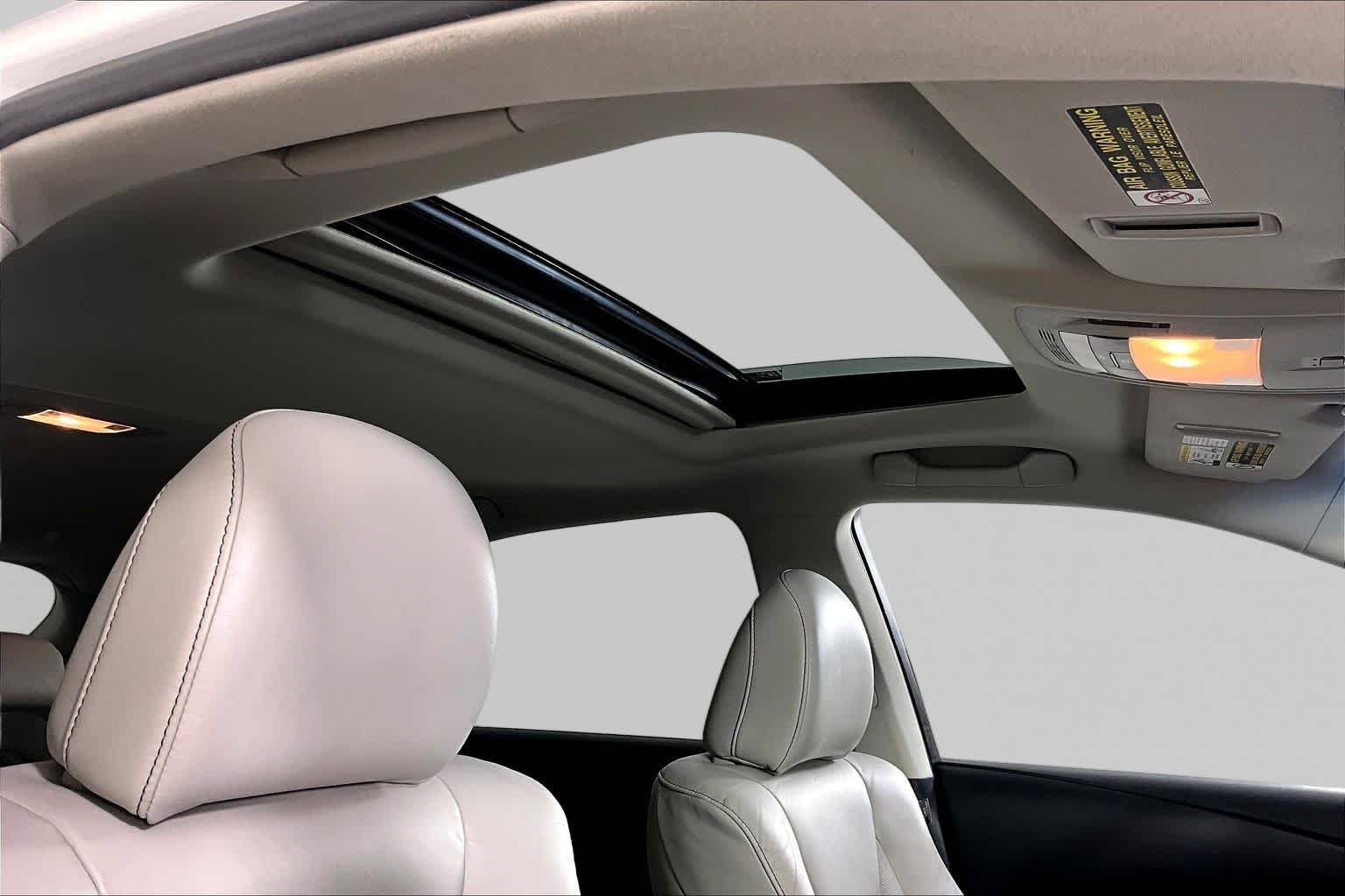 Used 2015 Starfire Pearl Lexus  image 13